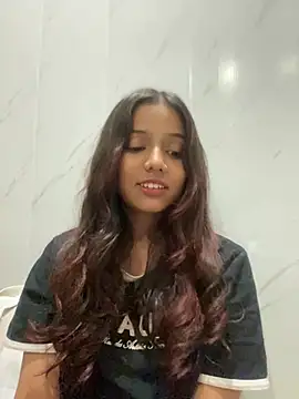 Maggie_748 webcam