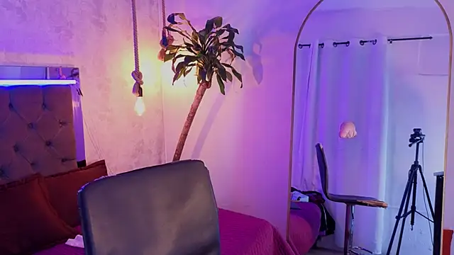 chloe_bronze webcam