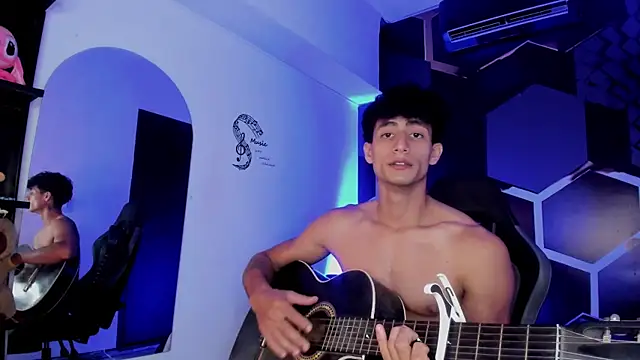 MaxiimoRomano_ webcam