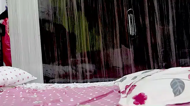 sexyhoney27 webcam