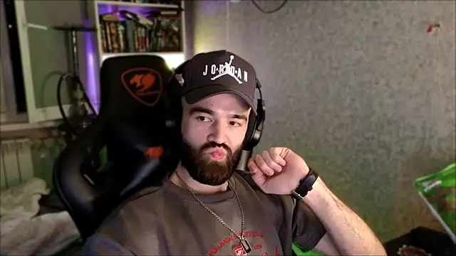 _Serious_Man webcam