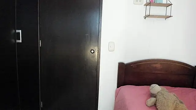 Lucy_Doll85 webcam
