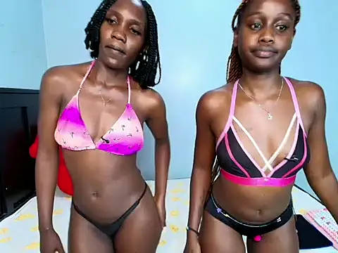 LunaDarlin webcam