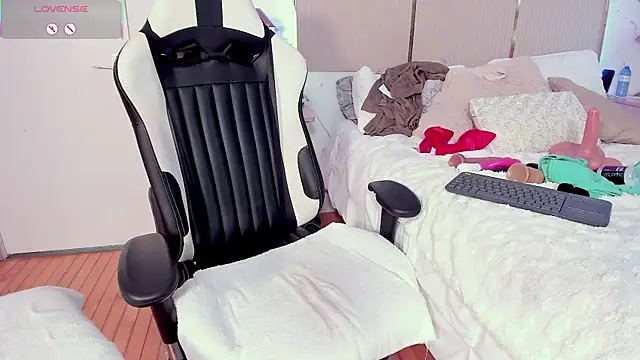 Jadeh_Williams02 webcam