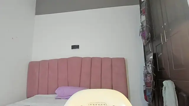 Tahira_21_ webcam