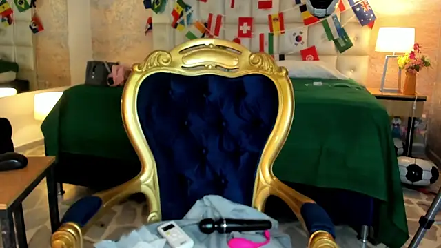 MelaniieRoux webcam