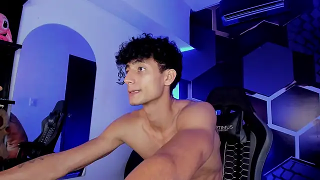 MaxiimoRomano_ webcam