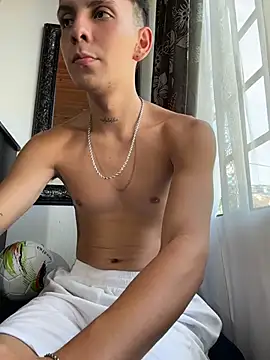 Liam_Fiire webcam