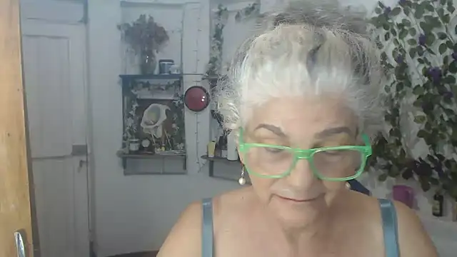 FunnyGrandma webcam