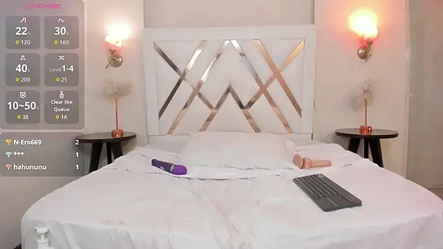 Sky_Collins_ webcam