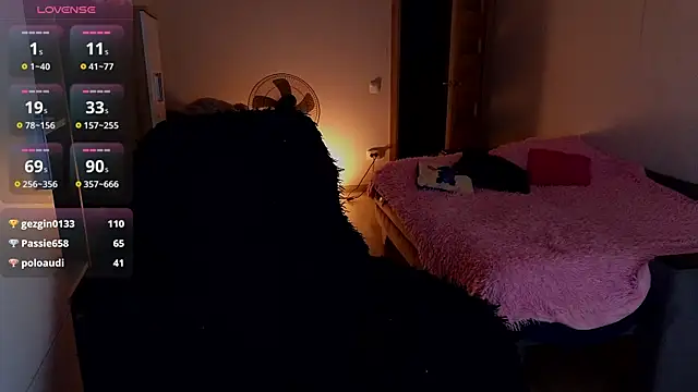 MilanaOmg webcam