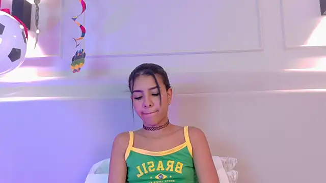 NaomiKlarc webcam