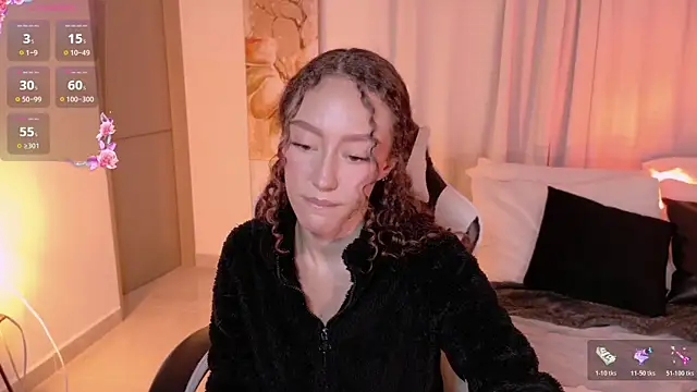ChloeMoreti live cam on StripChat