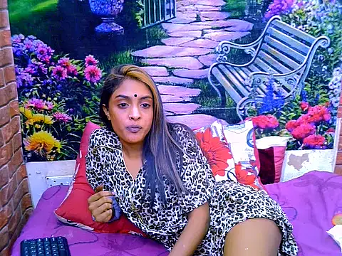 IndianPretty14u2Luv webcam