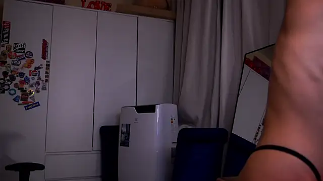 Liuba_Fox webcam