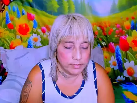 indianroxy webcam