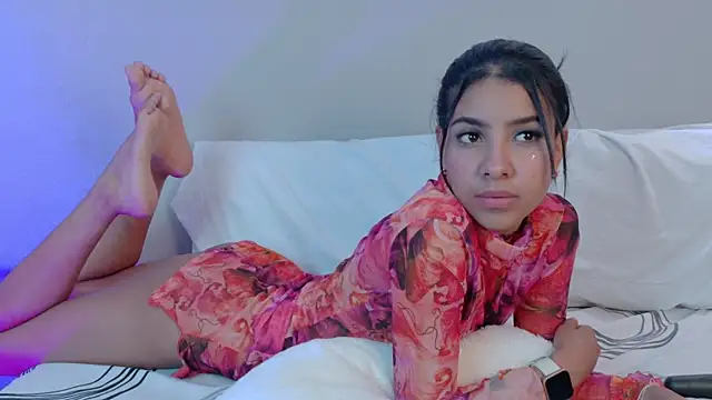NaomiKlarc webcam