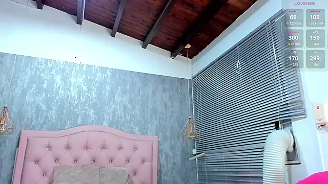 naomidibello webcam