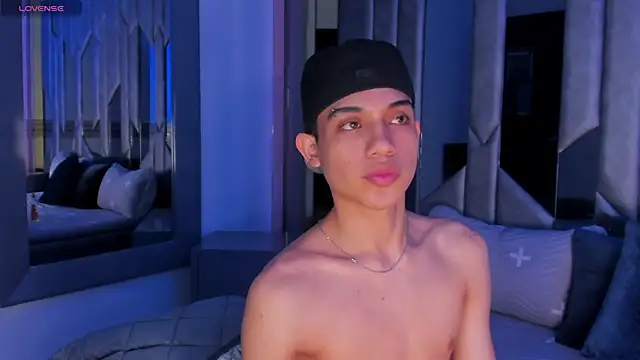 Sebax_Young webcam