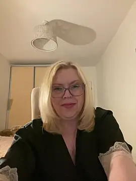 JanieLight53 webcam