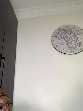 VeryGoodBadGirl1 webcam