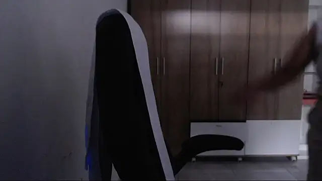 RoxanaLove9 webcam