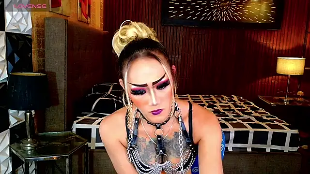 HorseCockDivine webcam
