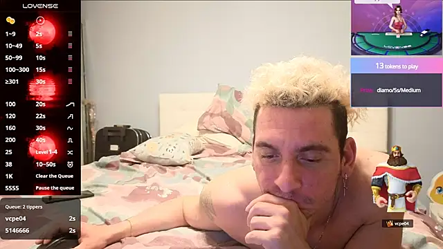 Rayzel_White webcam