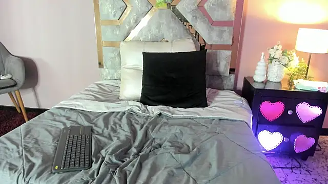 CELESTE_PINK1 webcam