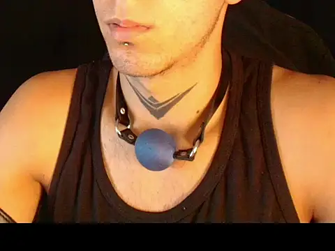 dark_men1 webcam