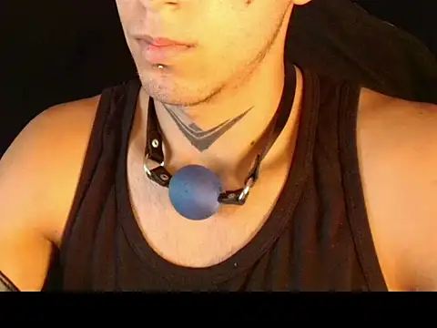 dark_men1 webcam