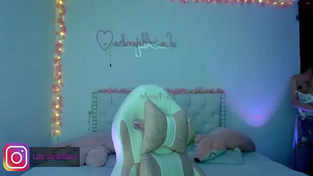 alee_lenoxx live sex cam