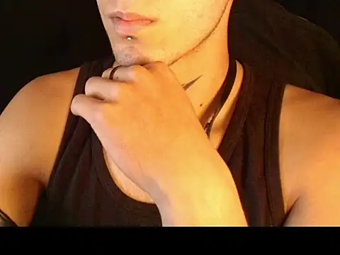dark_men1 webcam