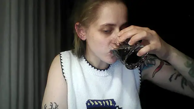 LeaWetGirl webcam