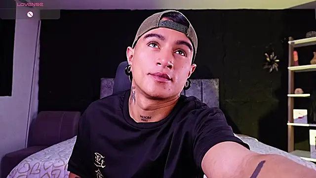LiamDeep webcam