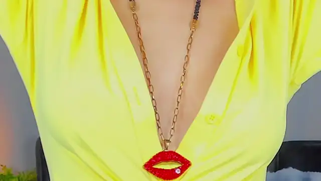 AdoraLynn live now