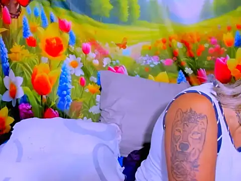 indianroxy webcam