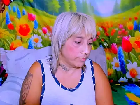 indianroxy webcam