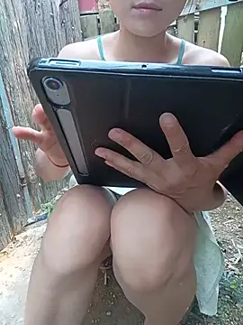 Linda-yiyi webcam
