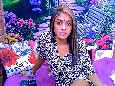 IndianPretty14u2Luv webcam