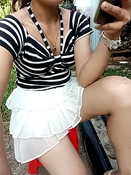 Thobaby112 live cam on StripChat