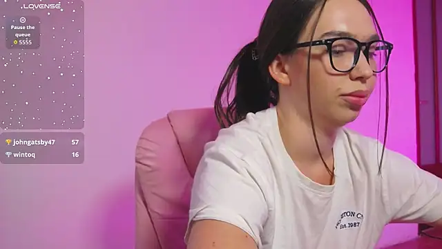 Arianahot777 webcam