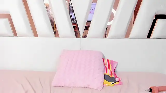 MiaKleinX