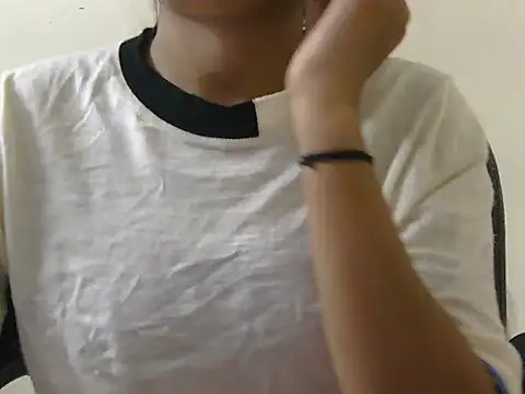 cute_yashi webcam