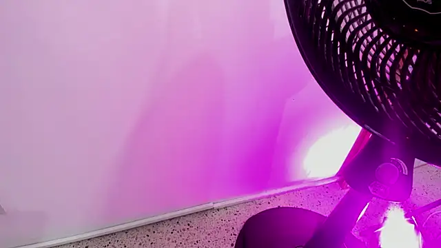 Sweetlittle_luna webcam