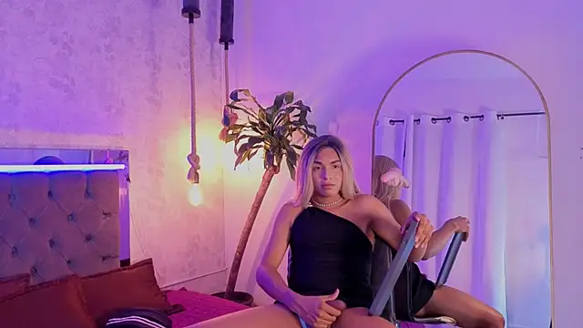 chloe_bronze webcam