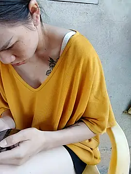 MiuMiu-Babyy webcam