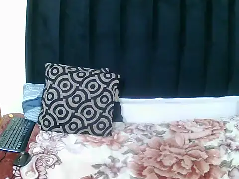 flossy27 - Flossy27's free webcam - UK Sex Cams