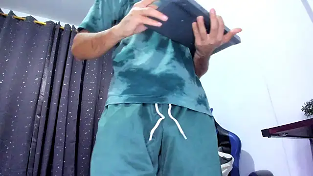 The_skinnyguys webcam