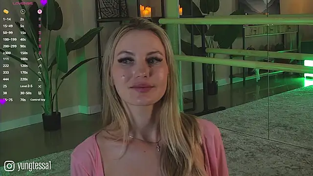 YungTessa webcam
